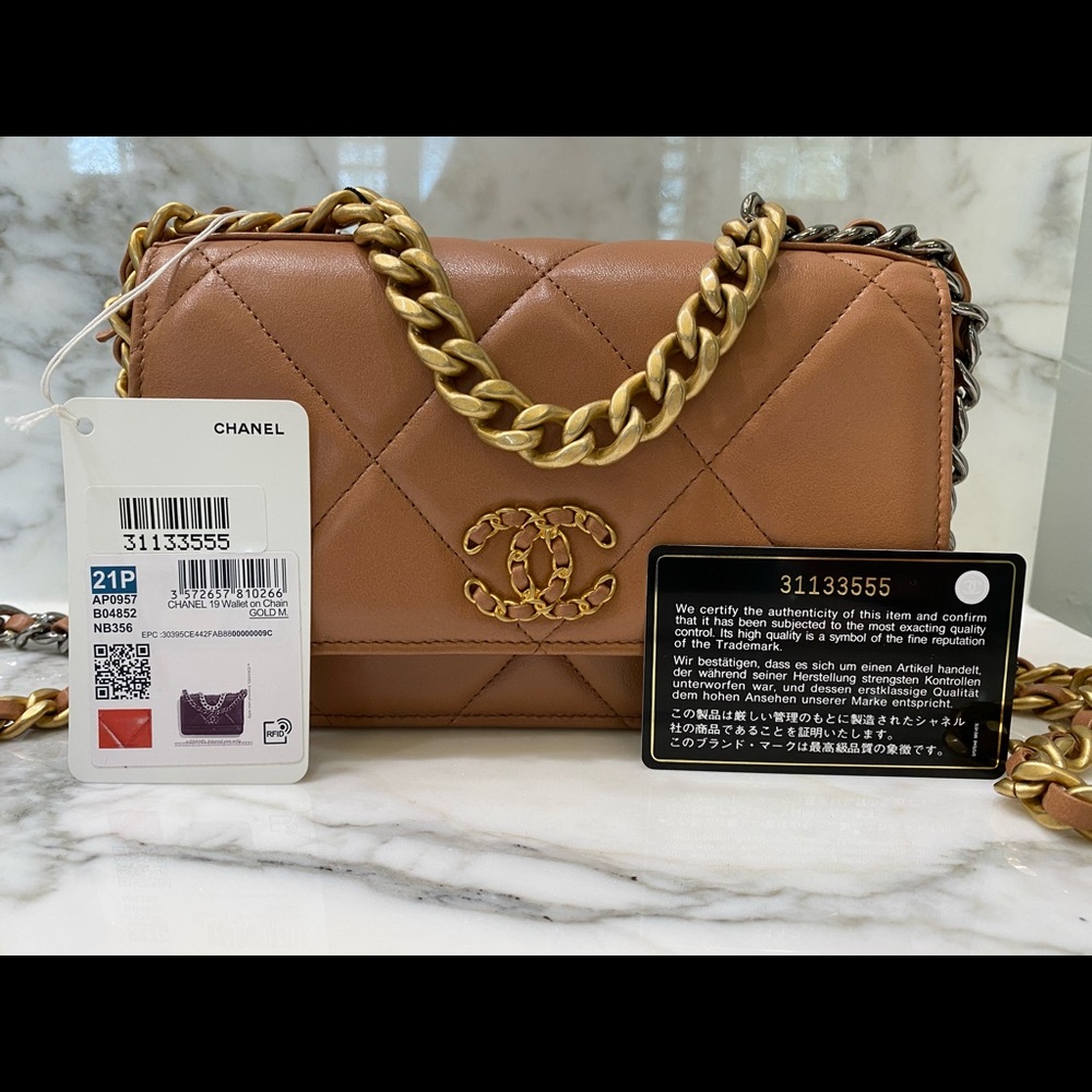 ‼️SOLD‼️Chanel 21p Caramel 19 Wallet on Chain